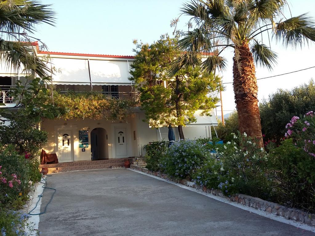 Elea Guesthouse Galaxidi ภายนอก รูปภาพ